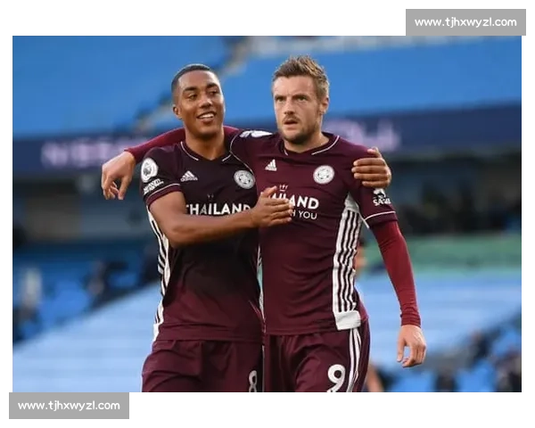 瓦尔迪携马奎尔、麦迪逊阿尔加维重聚 莱斯特城老友记续写温情篇章